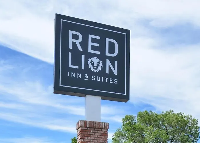 Red Lion & Saint Louis 2*
