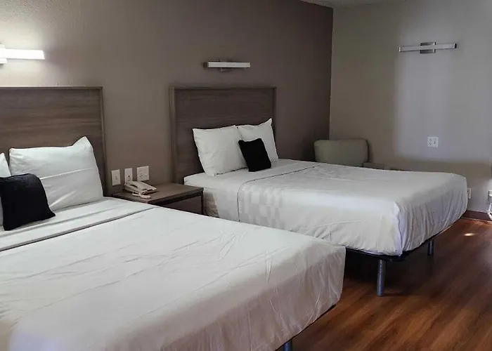 Red Lion & Saint Louis Hotel 2*