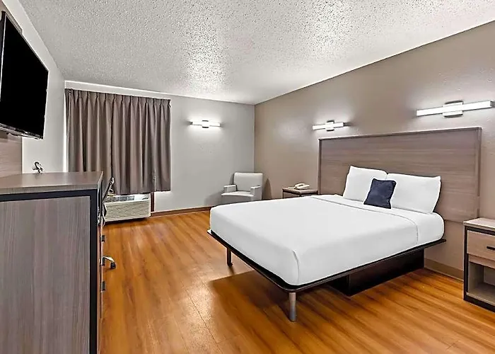 Hotel Red Lion & Saint Louis Pontoon Beach